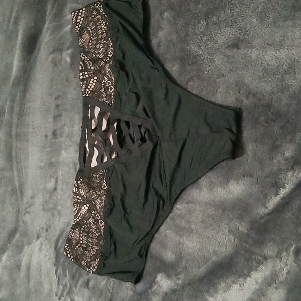 UNDERWEAR - Picture 3 of 3